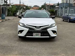 Toyota Camry XSE FWD 2020 White