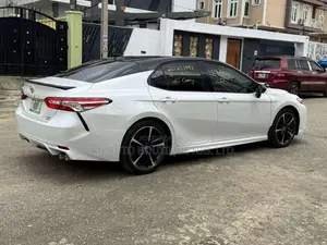 Toyota Camry XSE FWD 2020 White