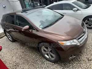 Toyota Venza XLE 2012