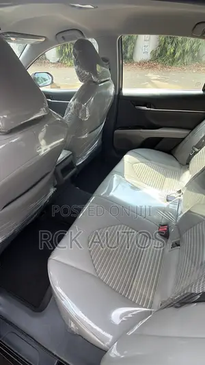 Toyota Camry SE (2.5L 4cyl 8A) 2019 Black