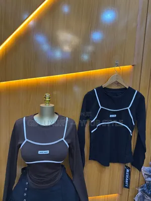Contrast Piping Long-Sleeve Top