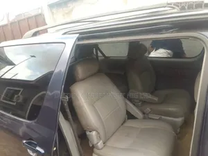 Toyota Sienna LE 2002 Blue