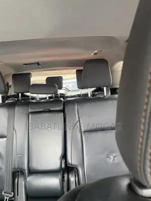 Toyota Highlander XLE V6 4x2 (3.5L 6cyl 6A) 2016 Gold