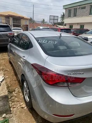 Hyundai Elantra SE 4dr Sedan (1.8L 4cyl 6A) 2014 Silver