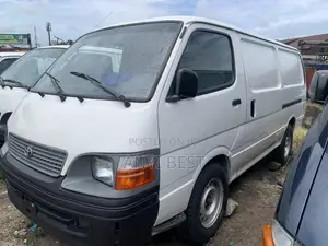 Toyota HiAce 2000 White