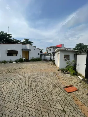 3bdrm Bungalow in Wuse 2 for rent