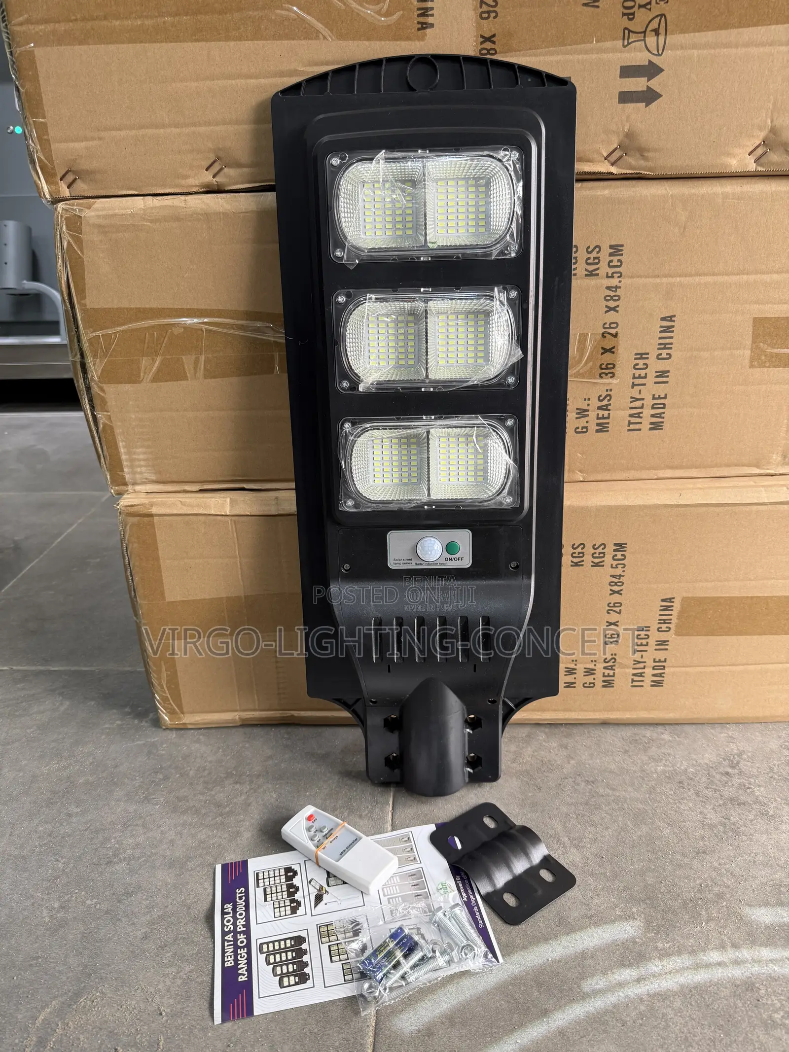 3-Eye LED Solar-Powered Street Light With