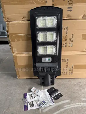 3-Eye LED Solar-Powered Street Light With