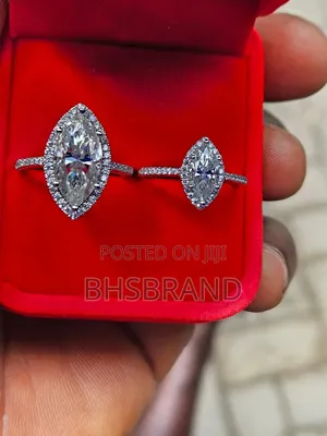 VVS Moissanite Proposal Engagement Rings