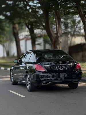Mercedes-Benz C300 2016 Black