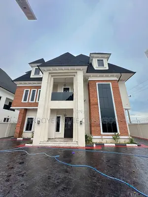 7bdrm Duplex in Gwarinpa for sale