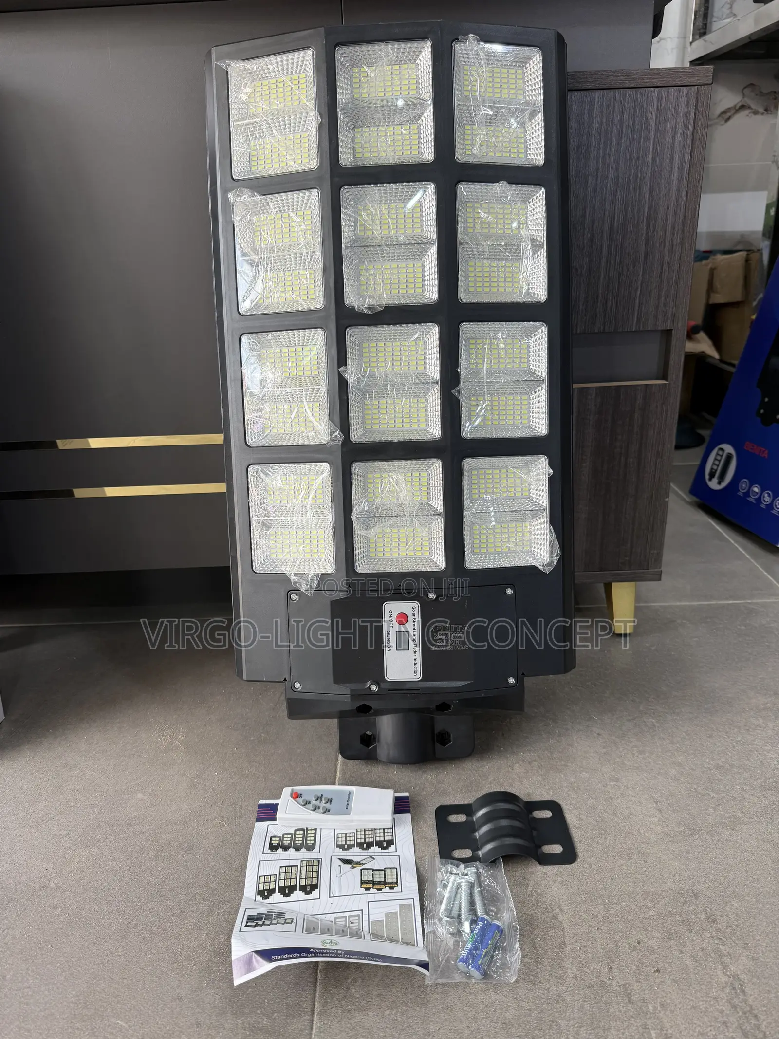 Multi-Panel LED Solar Street Light