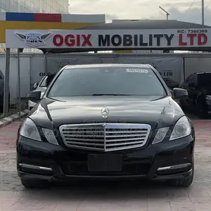 Mercedes-Benz E300 2012 Black