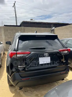 Toyota RAV4 XLE AWD 2020 Black