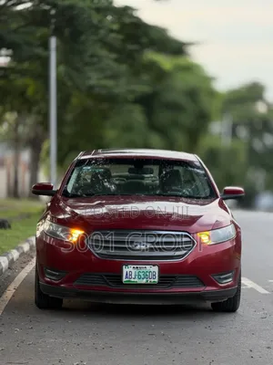 Ford Taurus 2012 Red