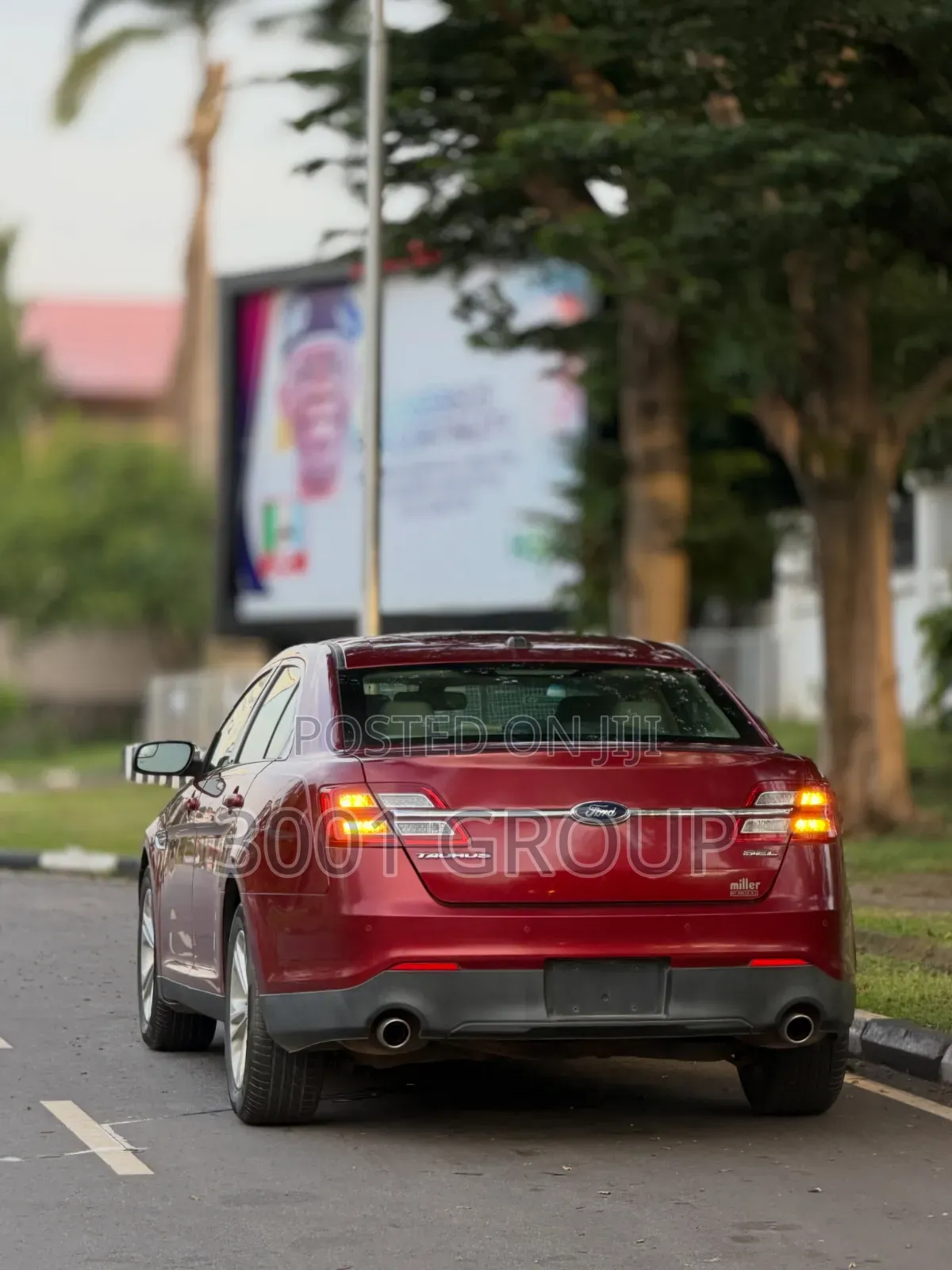 Ford Taurus 2012 Red