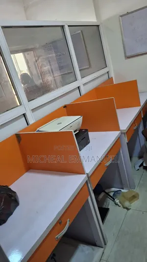 4 Seater Office Workstation.
