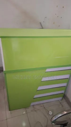 4 Seater Office Workstation.
