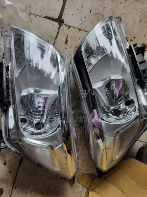 Head Lamp Nissan Navara