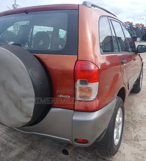 Toyota RAV4 1.8 2005 Red