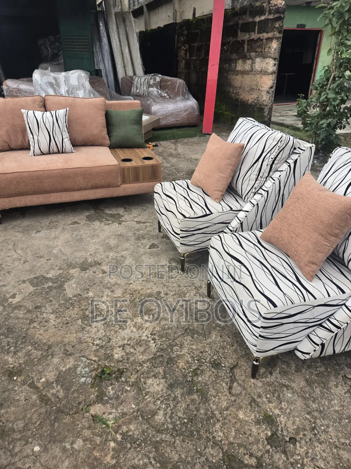 Luxury L-Shaped Sofa With Two Singles