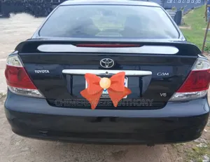 Toyota Camry SE V6 4dr Sedan (3.3L 6cyl 5A) 2004 Black