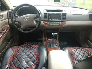 Toyota Camry SE V6 4dr Sedan (3.3L 6cyl 5A) 2004 Black