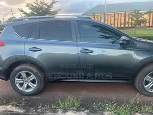 Toyota RAV4 XLE 4dr SUV AWD (2.5L 4cyl 6A) 2015 Black