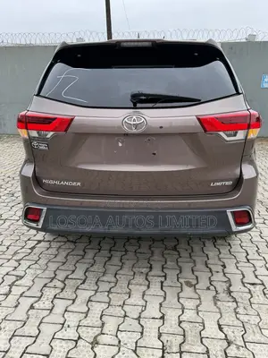 Toyota Highlander Limited 2019 Brown