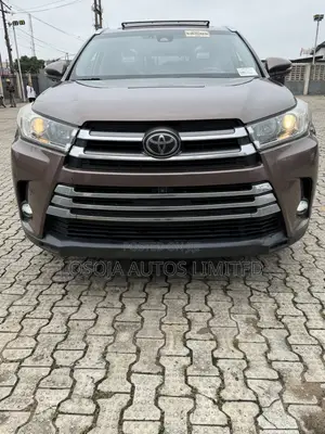 Toyota Highlander Limited 2019 Brown
