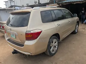 Toyota Highlander Limited 2009 Gold