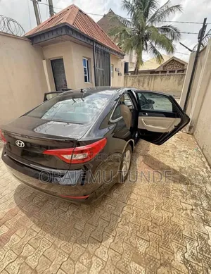 Hyundai Sonata SE 4dr Sedan (2.4L 4cyl 6A) 2015 Black