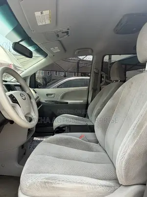 Toyota Sienna 2013 Gray