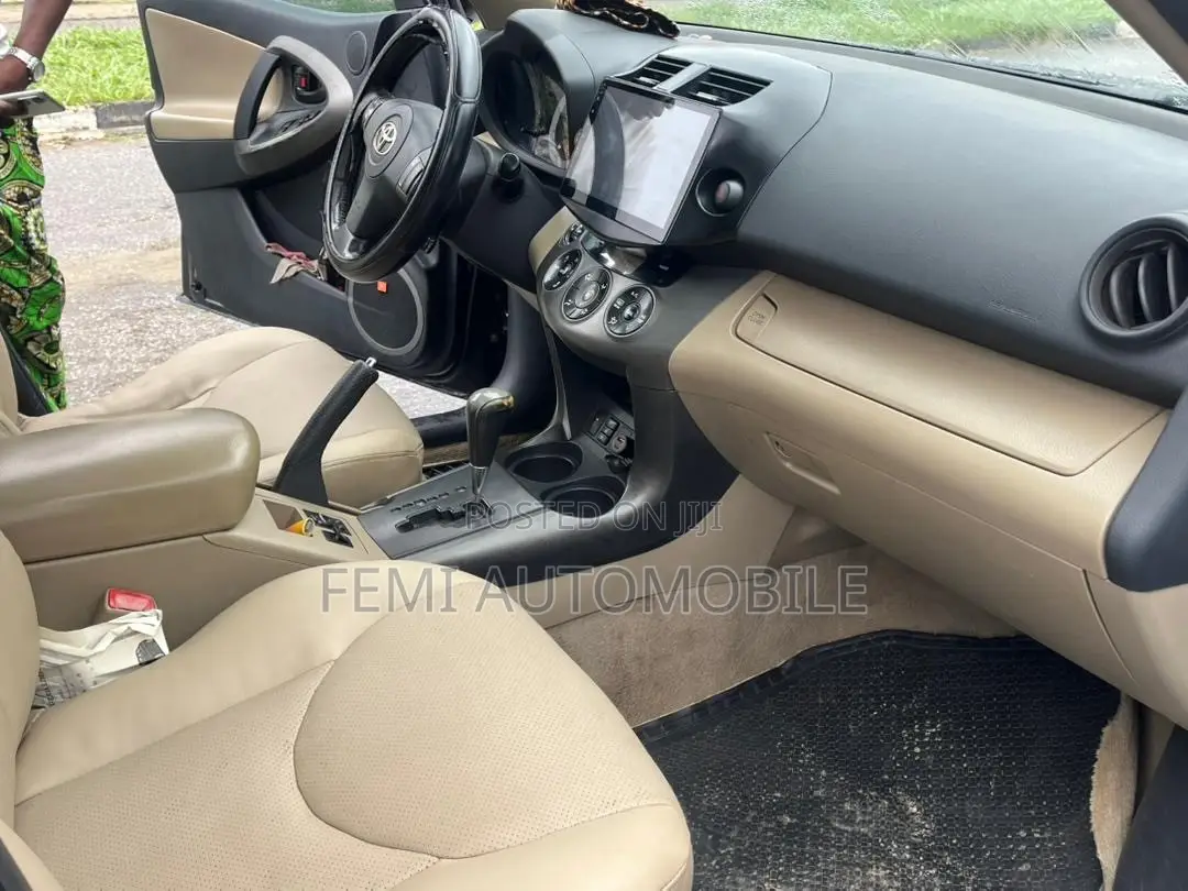 Toyota RAV4 2011 Black