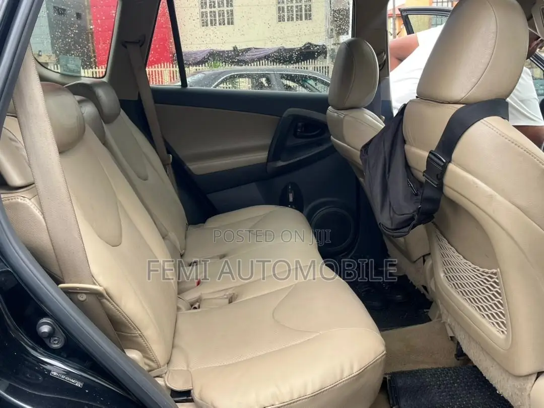 Toyota RAV4 2011 Black