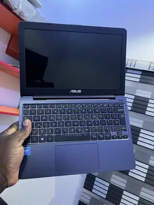 Laptop Asus Eee PC 1015B 2GB Intel Pentium SSD 32GB