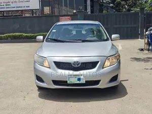 Toyota Corolla LE 4dr Sedan (1.8L 4cyl 4A) 2010 Silver