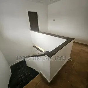 5bdrm Townhouse / Terrace in Off Cmd Road Ikosi for rent