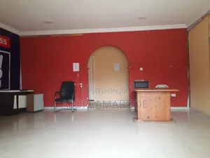 10bdrm Bungalow in Ikeja for rent