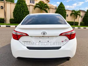 Toyota Corolla S 4dr Sedan (1.8L 4cyl CVT) 2015 White