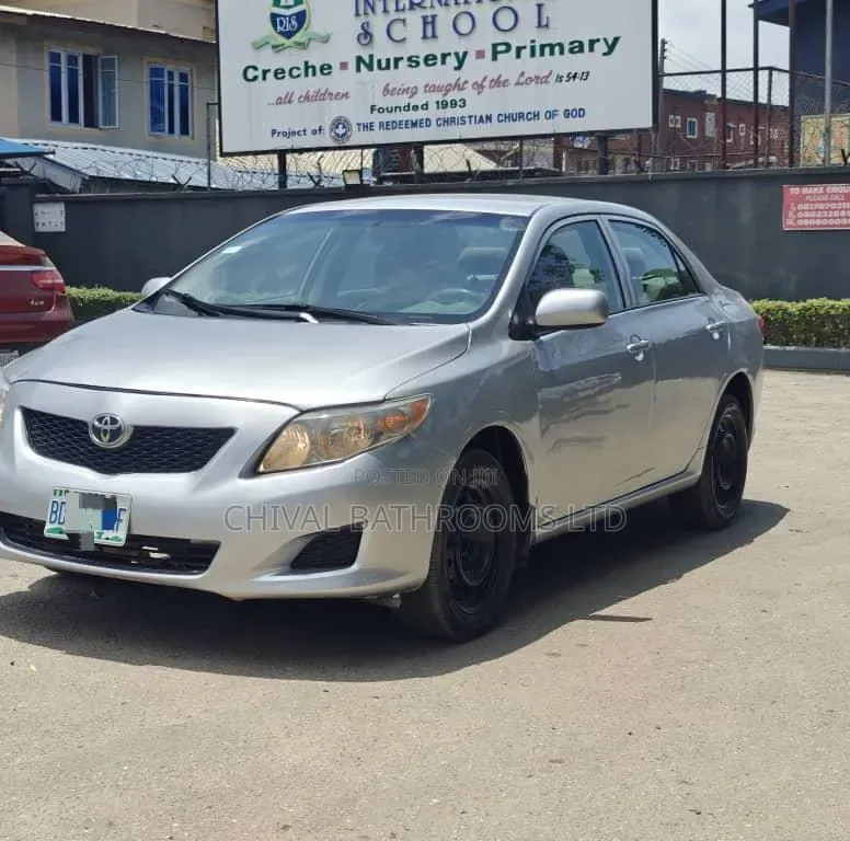 Toyota Corolla 2010 Silver