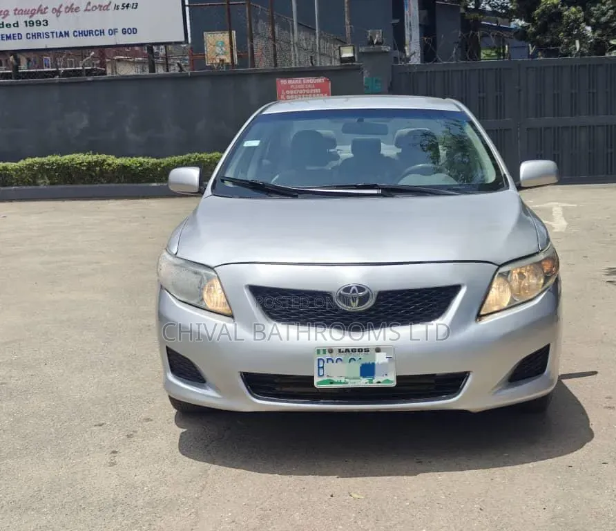 Toyota Corolla 2010 Silver