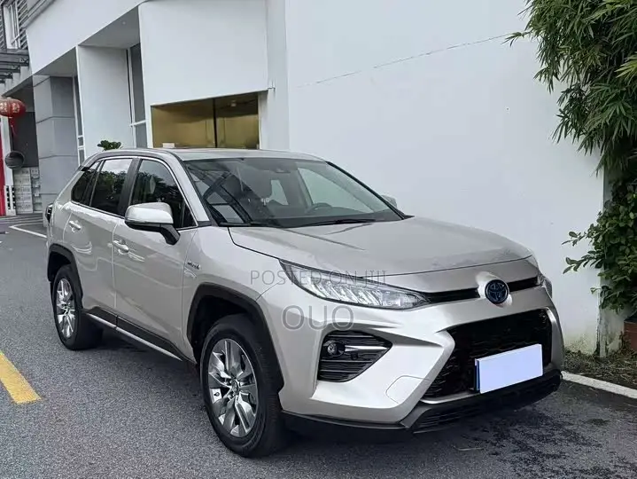 Toyota Frontlander 2022 Gray