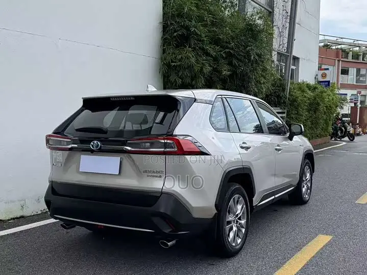 Toyota Frontlander 2022 Gray