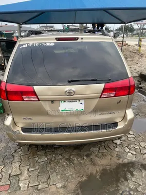 Toyota Sienna 2007 Gold