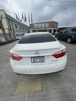 Lexus ES 2015 White