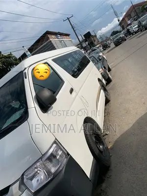 Toyota HiAce 2015 White