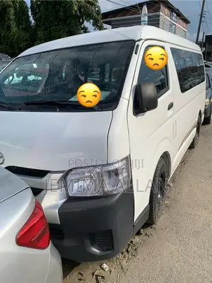 Toyota HiAce 2015 White
