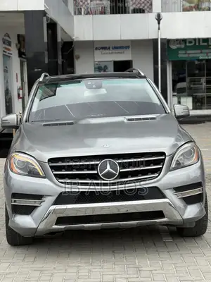 Mercedes-Benz M Class ML350 4dr SUV (3.5L 6cyl 7A) 2015