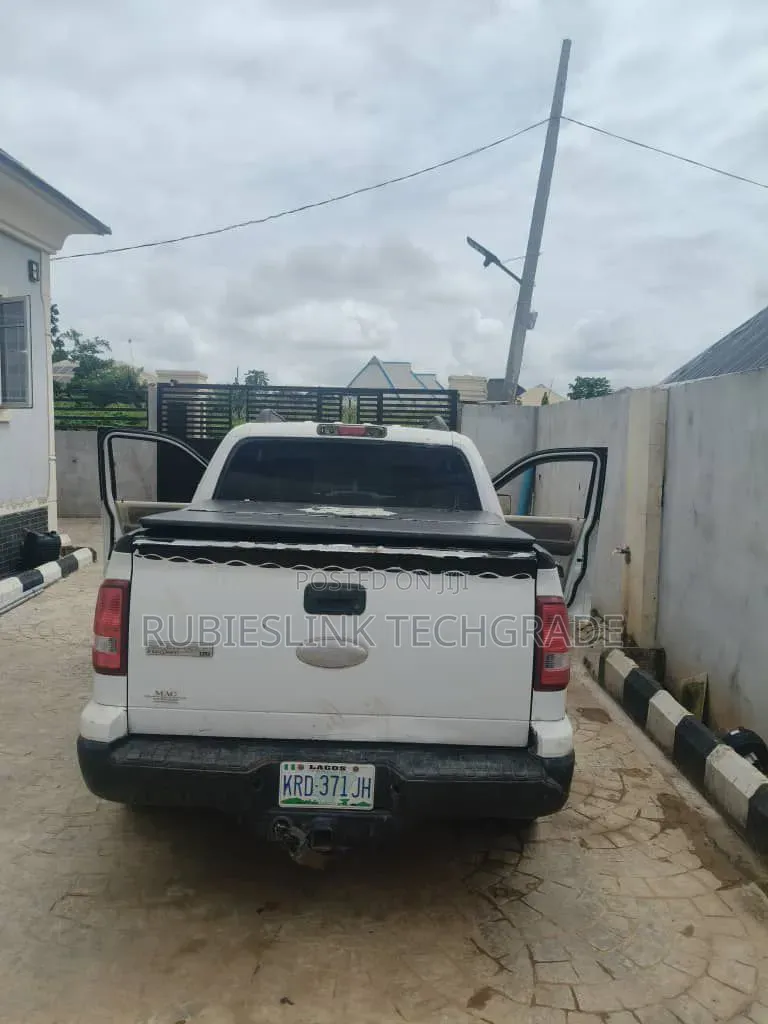 Ford Explorer 2007 White